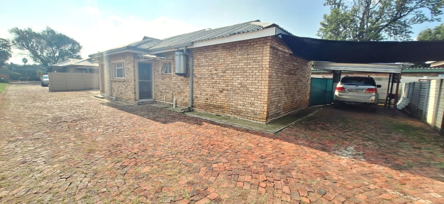 3 Bedroom Property for Sale in Miederpark North West